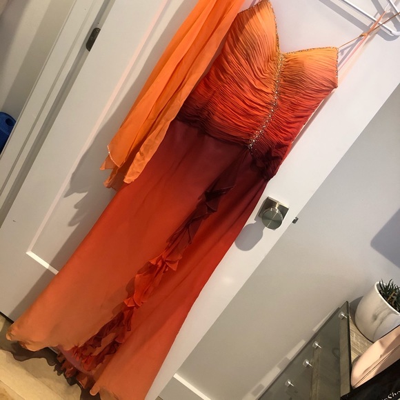 Prom dress - Picture 2 of 3